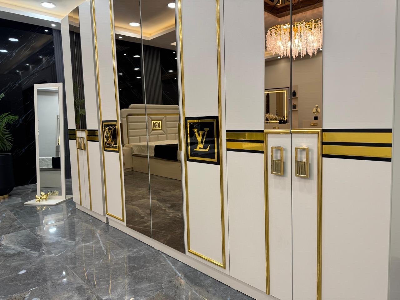 ( مليون و 600 الف )
للحجز وتساب 