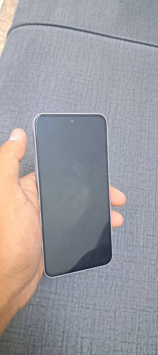 سلام عليكم
Samsung A55لبيع 
ذاكره :256\8
بطاريته :5000 شحن سريع 
شاشه: 120Hz 
الجهاز شخط مابي اي عيوب بل جهاز مابي 
الجهاز مكفولل اي زلغ ماكو نضيف حيلل مستعمل قليل
يجي ويه الجهاز لزكه وكفرات عدد 2 وشاحنه اصليه مال سامسونك نفسها 45W للبيع سعره 275 الف
مكاني بغداد الكريعات  ***********
