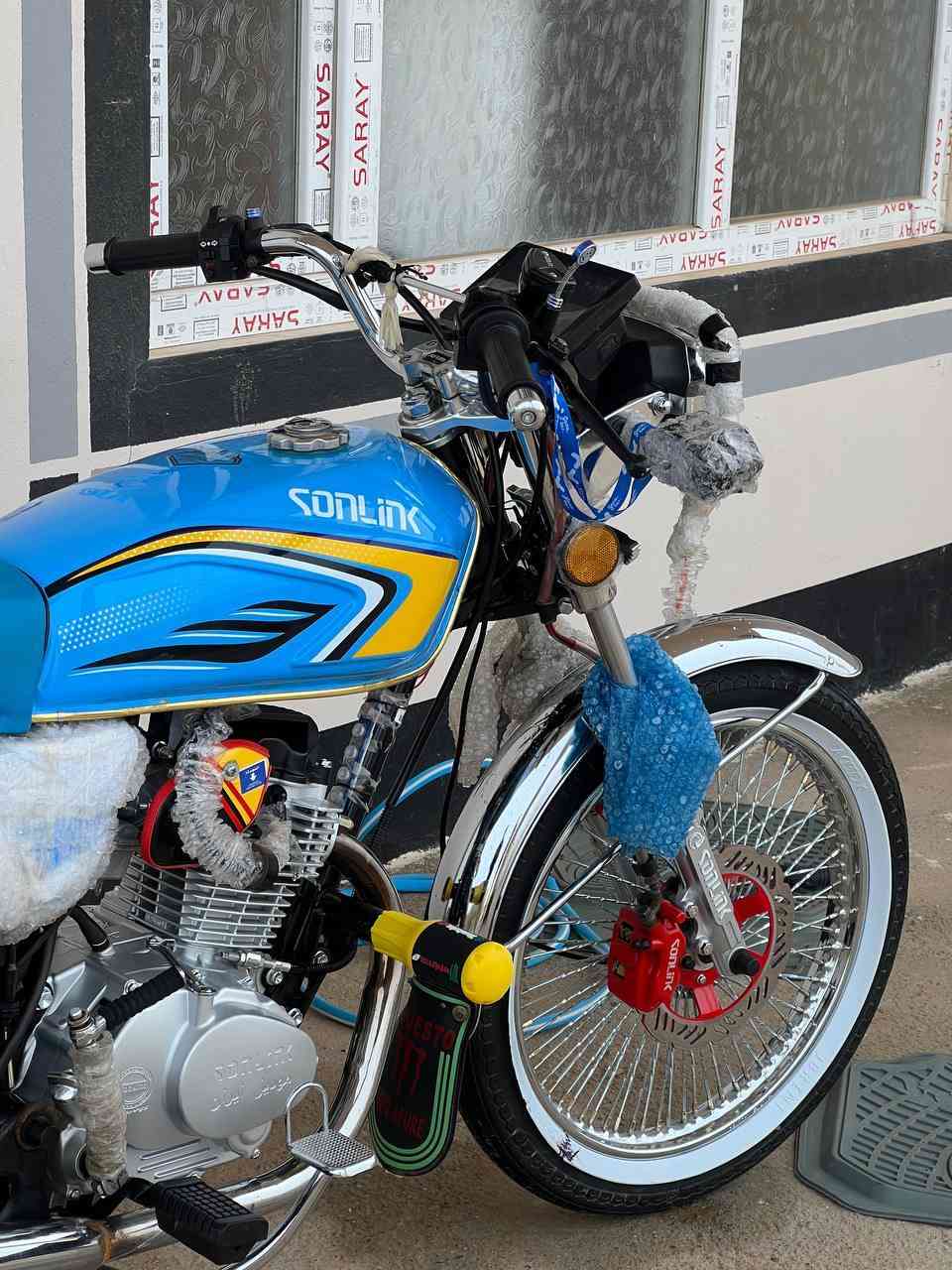 السلام عليكم دراجة سولنك للبيع موديل 2025 ماشيه 2500 كيلو دراجه خير من الله مكاني ديالى قضاء قره تبة قرية غزيفة.  السعر 825 وبي مجال


**إذا كنت صاحب هذا الإعلان وتريد حذفه لأي سبب، رجاءا أرسل رسالة إلى الدعم الفني**