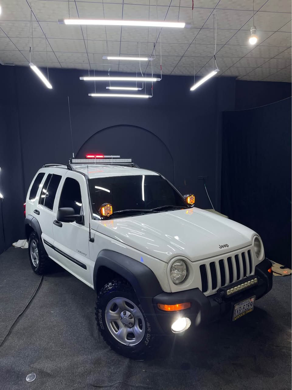 Jeep 2005
٤ تەیەو ویلی لۆک
مەکینە ٣.٧
٦ بستۆن
١جەمەلاخی بۆیاخ
کتاب مزەیدە
هەموو گیانی بەشەرت
گیرو مەکینە دەبڵ ئەکسل بەشەرت
***********
شوین قەلادزی
***********
WhatsApp بشدار, السليمانية
