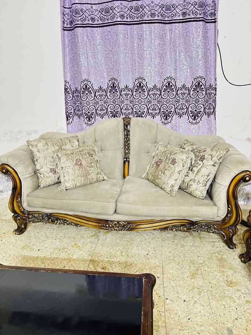 تخم زان ديمياطي شغل ثگيل وضخم ١٠ مقاعد اي ضرر مابي 
  نضيف حيل مع...١٣...كوشه ويا طبله ضخمه وسطيه 
الشراي يتصل....***********...يوجد توصيل....
