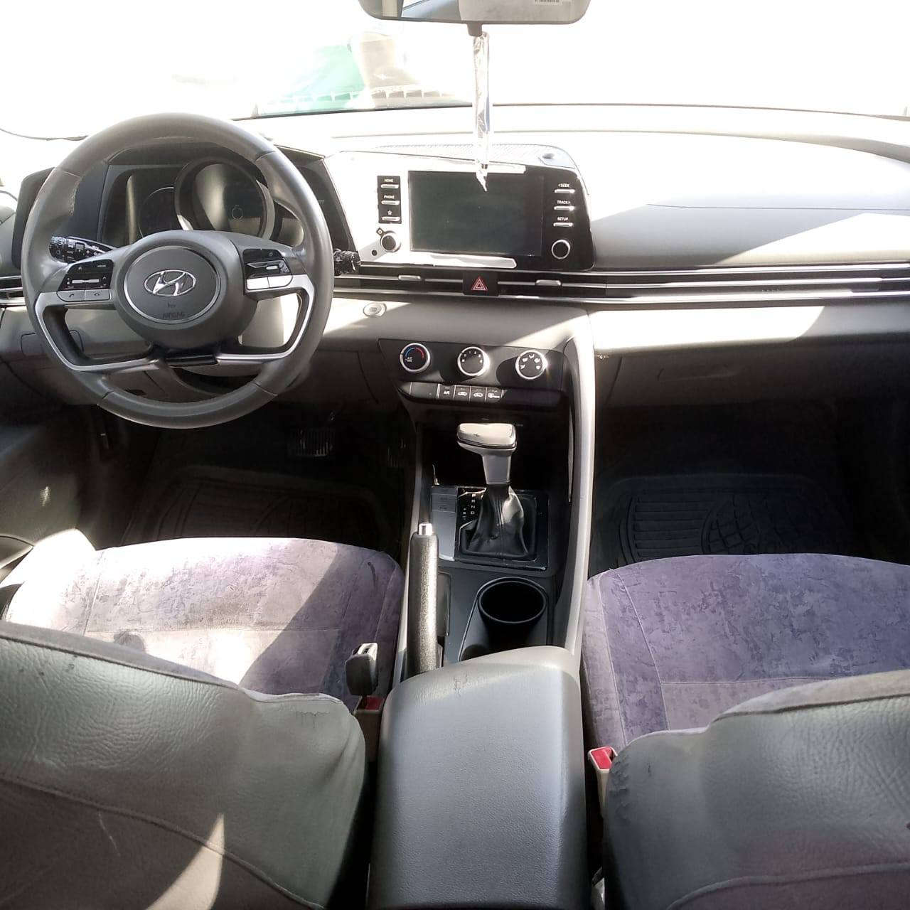 السلام عليكم النترا للبيع موديل 2023 فول مواصفات
السياره وارد خليجي. 
المواصفات 
بصمه العدد 2 
قطعتين تبريد 
فتحه 
الجام كهرباء 
محرك 1.600 
لد ترحيب بل مري 
لايت زنون 
ويل كب
مطلوبة مصرف الصناعي استقطاع مباشر 
السياره جاهزه على اخر حبايه 
ما تصرف عليها لو ربع السياره جاهزه على ايد وحده طلعتها من الشركه على أيدي 
للاستفسار على هاذا الرقم 
***********
