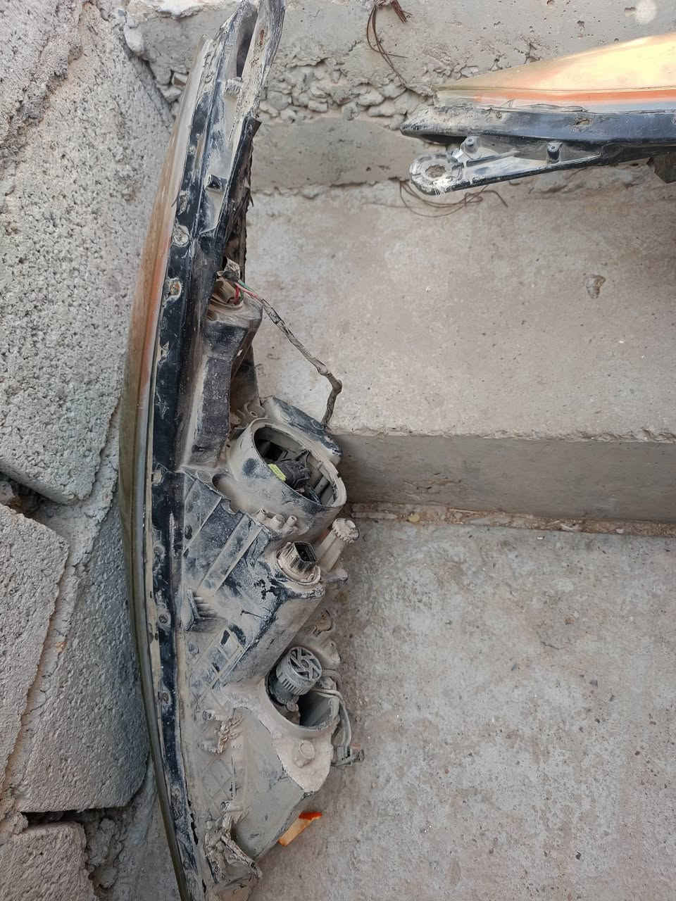 غراض لنتره 13 مضلع كلمن وسعره حجز ماكو مكان ديالى بعقوبه هاذه رقم ***********
