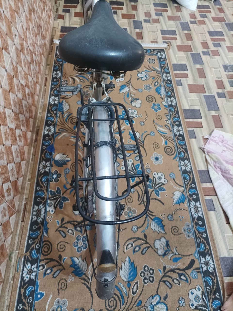 السلام عليكم بايسكل بناتي ياباني حجم 26 نضيف السعر 80. وبيه مجال الناصريه مركز الثوره موبايل ***********

