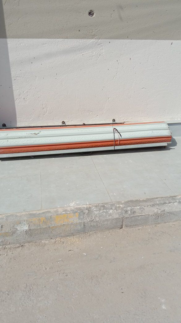 كبنك محل جديد الارتفاع 3 متر العرض متران وعشرين سم 
السعر 110
***********
