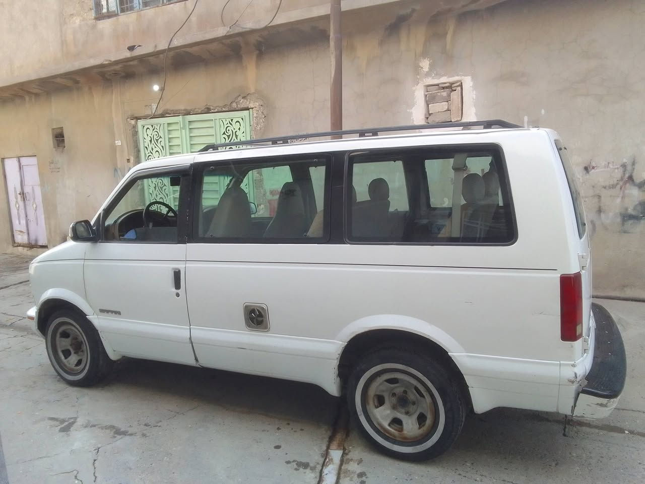 السلام عليكم
جمسي موديل 99
فان سفاري 
التواصل البجواري عمار 
***********
