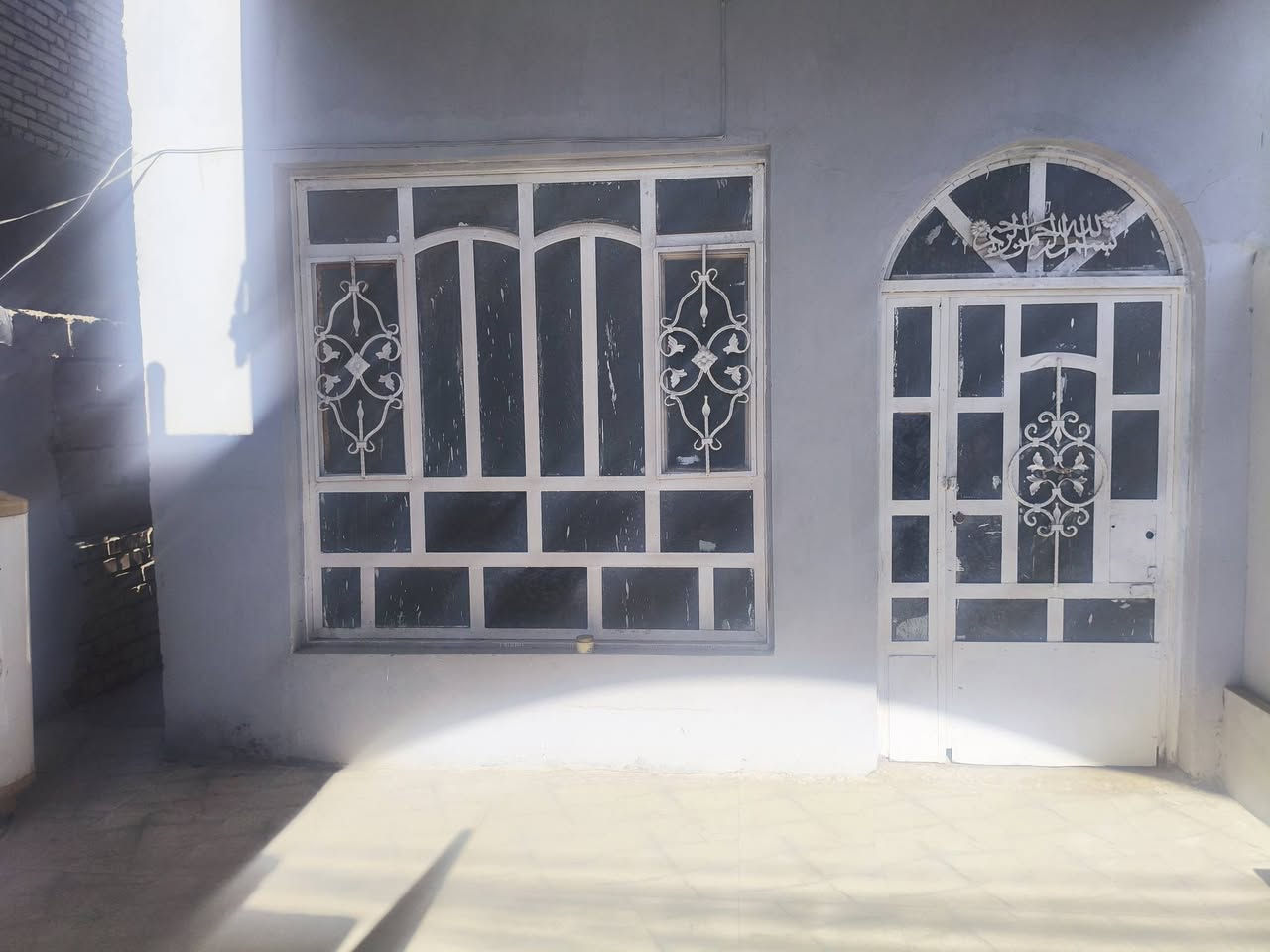 مشتمل البيع حي العسكري الأول قرب ملعب النجمه مساحته ١١٠ بيت نضيف مابي أي نقص رقم  ***********
