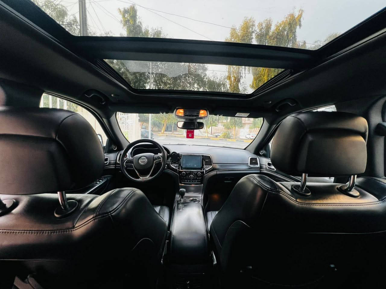 جيب  2020 للبيع او مراوس اب #تاهو 
S خليجي 

فول مواصفات
 كفالة عامة محرك 6 Vرادار امامي مع مانع تصادم . تحذير الخروج عن المسار .  رباعي 4x4 المقاعد الأمامية كهربائية .ذاكرة لحفظ وضعيات الجلوس . المقاعد الأمامية  تبريد وتدفئة . المقاعد الخلفية مع تدفئة . انظمة القيادة .نقطة عمياء ..مقود السائق كهربائي . تدفئة ستيرن . سقف بانوراما .شاشه كبيرة مع نفكيشن GPS . كشافات ضباب  زنون . تشغيل عن بعد .صندوق كهربائي حساسات أمامية . حساسات خلفية .كاميرا خلفية .مرايا متحسسه للضوء العالي . 
محدد سرعة . 

ماشيه 100كم هواية مواصفات 
السعر
31000$
للاستفسار هذا رقمي 
***********
العنوان موصل حي الحدباء
