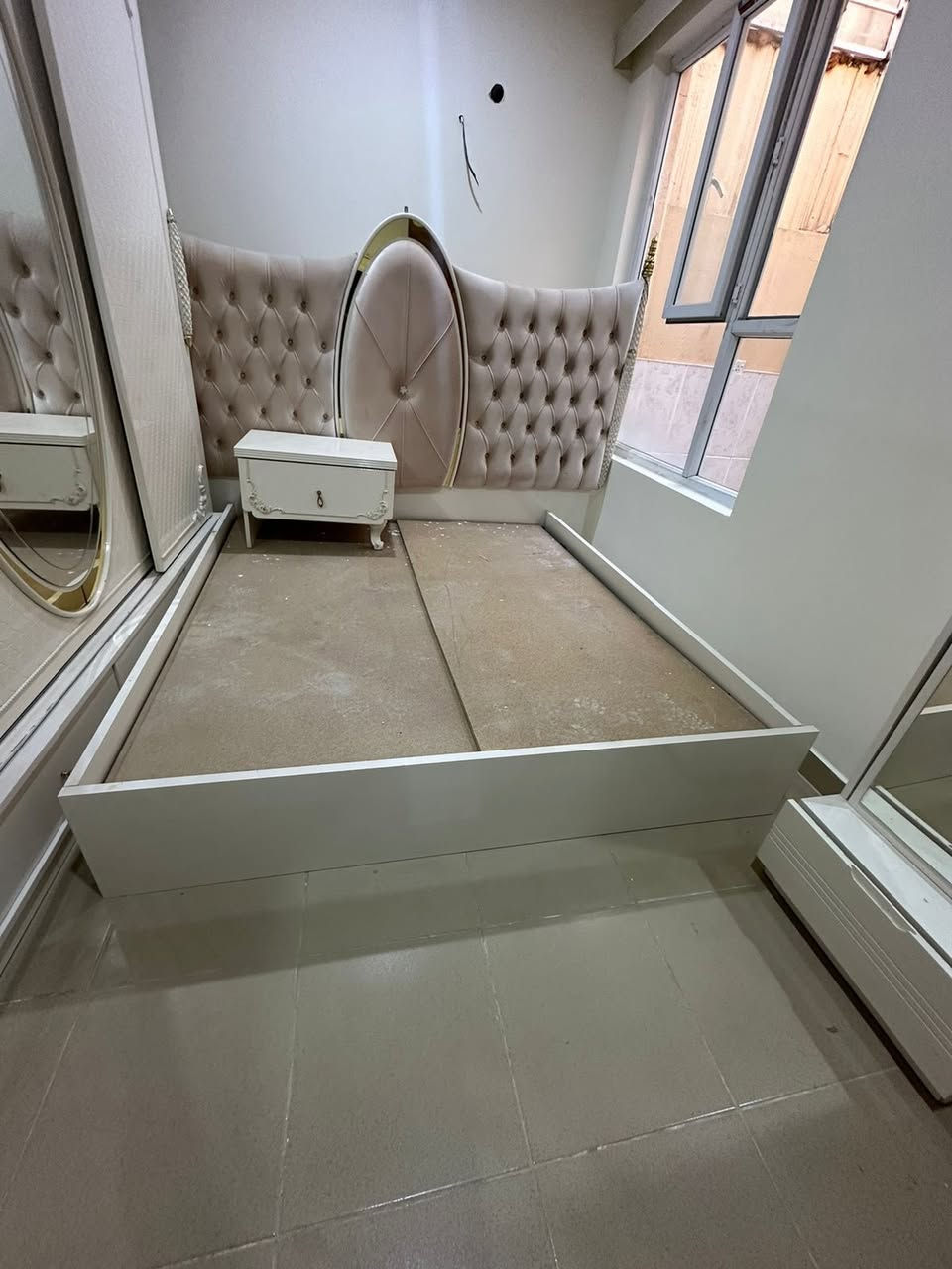 غرفه نوم 😴 🛌 💤 تركيا 🇹🇷 
7قطع شرط النضافه 🪵 
توصيل 🚚 محافضات متوفر 
السسسسسعر 450 وبيها مجال 
بلازما حجم 43 
للتواصل او استفسار. 🧐 تواصل واتس اب 
***********
