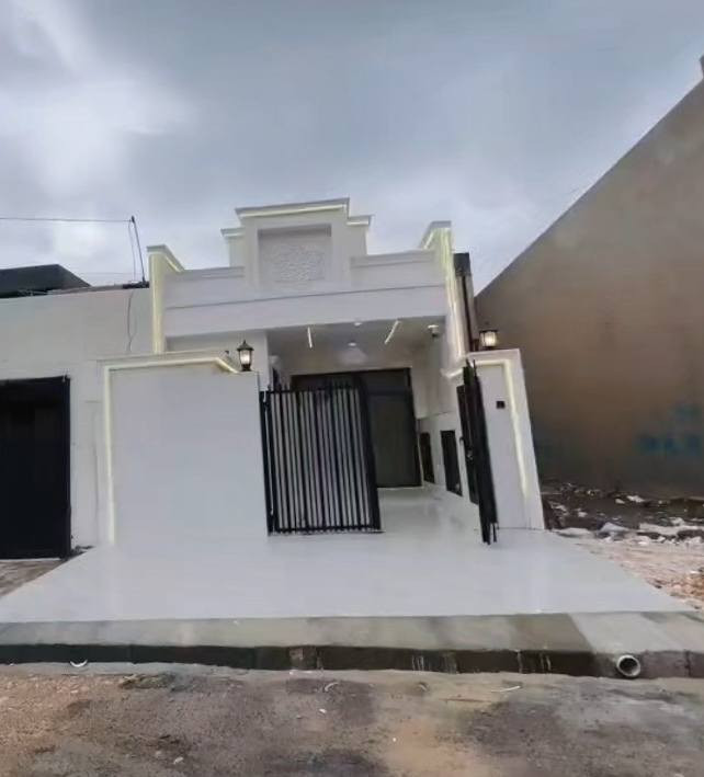 خانوو بؤفرؤشتن لة هةولير گةرةكى تعجيل نوى دةكةويتة گرةسؤر بةشى تعجيل خانووكة ١٠٠مةتر تاپؤية بة باشترين مةواد و  جوانترين ديزاين دوستكراوا بؤ زانيارى زياتر 
ژ م. ***********3 أربيل, العراق
