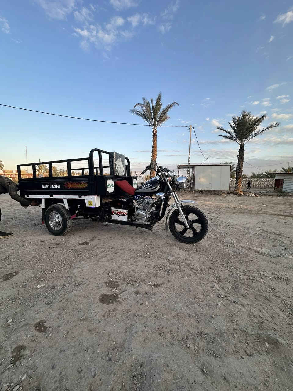 السلام عليكم ستوته للبيع موديل 2014وراق اصوليه محرك 25ستوته معمر كله جديد  واي نقص مابيه  السعر مليون 300 وبيه مجال  مكاني الحله القاسم ***********
