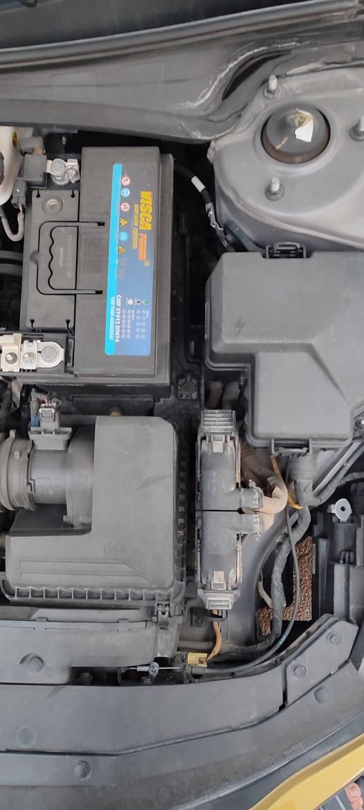 سلام علیکم
الالنترا موديل 23 وارد امريكي حادثها باقمارة وكصيتها ومبدل باب ورى سايق وعكس سائق بدلات اصلي  وجاملغ مبدل  بجم كبس وصندوك كبس صدر جدید تخم تایر ويل  جديد سيارة حلوة ها ورقمها خصوصي لانه ماكو ارقام تكسي صيغتها ليموني ورقم خصوصي عنواني بغداد الجديدة رقمي سعر 137 وبيها مجال
*********** شراي خابر وبيك خير وتدلل
