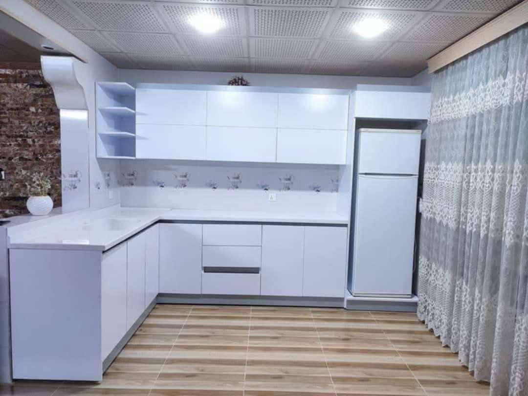 هه راج هه راج كه وانته ريكي 3مه تره مخسله كه شي مه ترو نيو به 550هه زاره ره نكوديزائين به خواستي كريار خويه تي بو زا نياري زياتر بيوه نديمان بيوه بكه ن *********** واتسئاب فايبه ريشي له سه ره گه ياند مان هه يه بو سه رجه م شاره كان ***********
