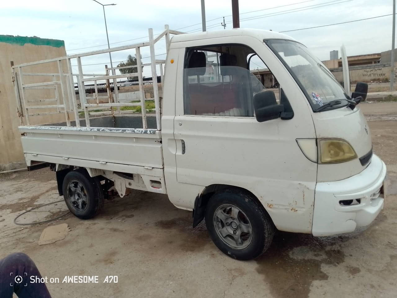 السلام عليكم هيفا 2007 محرك جديد گير صدر تايرات 
گشر نظيف مابي خياس كهربائيات شغاله  منفيس اصلي كامل  سيارة  بلاديه 
السعر 20$ وبيهه مجال
للاستفسار اتصل  ‏‪***********‬‏
