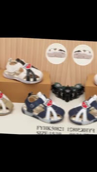 👶 عندكم أطفال وبتدوروا على صنادل مناسبة؟ ليان قدمت تشكيله رائعة من صنا...