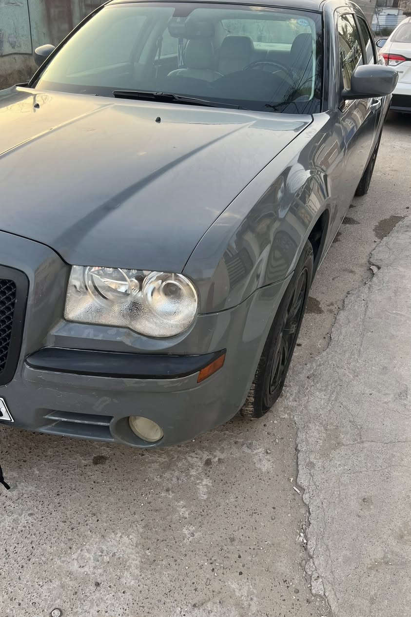 اوباما 2010 السيارة نظيفة او جاهزة أدوات بيها كص جنطة بس شغل مرتب السعر 55 او بيها مجال ***********
