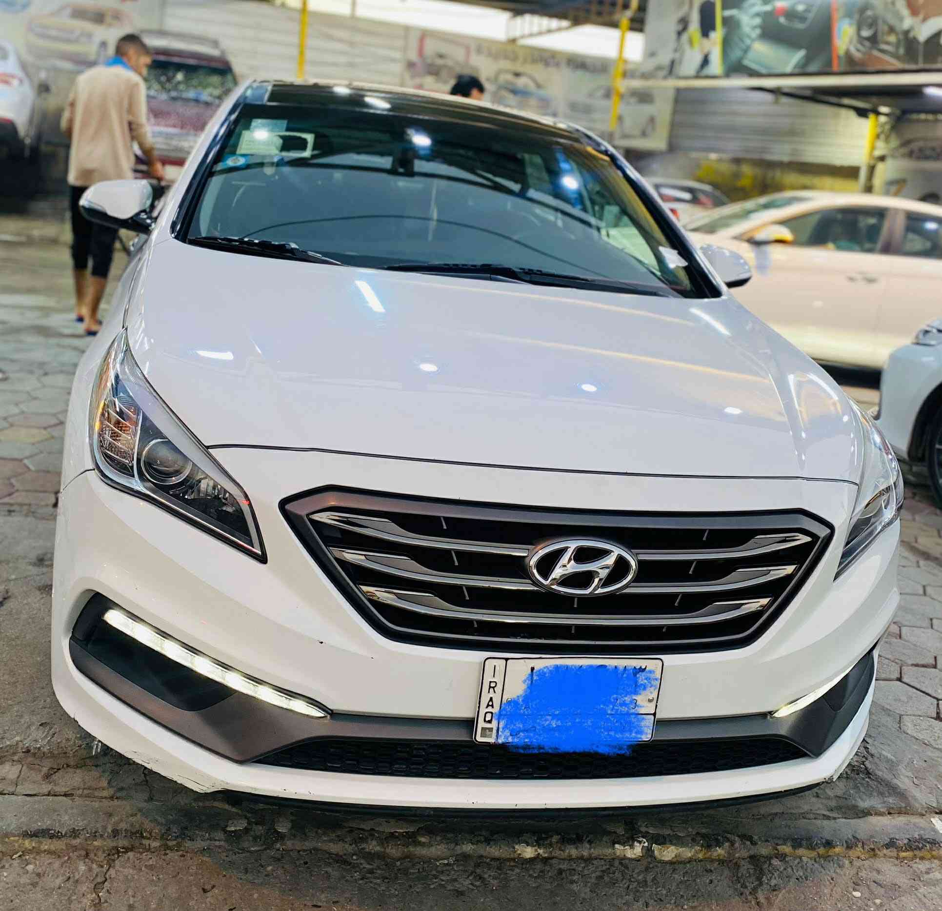 السلام عليكم
اللَّهُمَّ صَلِّ عَلَى مُحَمَّدٍ وَعَلَى آلِ مُحَمَّدٍ

للبيع ……
نوع السياره : سوناتا
الموديل :  2017 
 
فول الفول اعلا فئه بلسوناتا 
‏Sport Tech (لمسه رياضية ' تكنولوجيا الرياضية ) 
📍( المواصفات )
*بنوراما 
*بصمه تشغيل وبصمات ابواب 
*شاشه كبيره تحكم لمس
*تحكم ستيرن + مثبت سرعه
*بيها سماعات دمام Dimension اعلا صوت 
*تدفئه كشنات مقاعد اماميه خلفيه تدفئه مقود 
*رادارات
*نقطه عمياء بالمري رادار
*أشارات بالمري
*بصمة ابواب
*ترحيب ولدات ابواب
*حساس خلفي
*جنطه فتح ذكي تلقائي عند الاقتراب
*تحكم كراسي
*تبريد تدفئه منفصل 
*حساسات 
*3 انظمه قيادة
*بگ لايت بقلاوه
*لد نهاري  
(مواصفات مفوله)
⚙️ المحرك : 2400 
كير محرك كفاله 
🛠️ الضرر
مكفوله كفاله عامه عدا الدعاميه هذا ضررها وعندي انضرب باب عكس السائق وبدلته بلادي والباب المضروب موجود.وتكحيل كد الاصبع بلبنيد غير هيج كفاله مواصفاتها 1/1  
حره باسمي تحويل ثاني يوم رقم أنبار
مكان الرمادي 
رقم الهاتف ( *********** )
الاتصال او المراسله واتساب 

🚗 هل تريد تبيع سيارتك بسرعة وبأفضل سعر؟

📸 نحن نعرض سيارتك بشكل احترافي: 
• صور تظهر كل زاوية بالسيارة
• نص إعلان جذاب يجذب المشترين
• متابعة كاملة لحد ما تنباع

💰 خلي سيارتك تنباع بسرعة بدون تعب!

📩 تواصل واتساب/خاص الآن: ( *********** )

📍 الأنبار – حديثة

✨ استغل الفرصة اليوم وخلينا نعرض سيارتك أمام آلاف الزبائن
