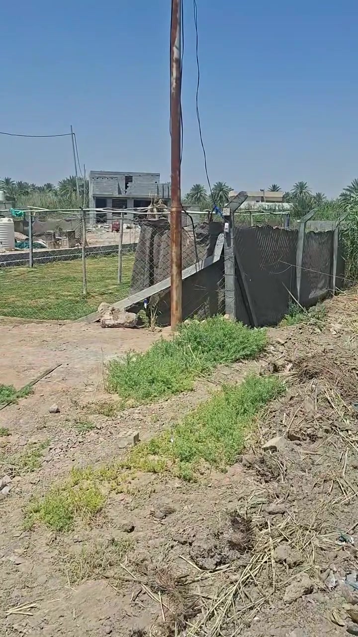 الله بالخير  قطعه مساحه ٩٠٠ متر بالعطيشي شارع الحولي خلف المستشفى العام القطعه وجه تجاري حولي سايدين تصلح محلات تجاريه وبيت جميع الخدمات المي كهرباء مجاري عقد ١٧السعر كول تم يجيك السعر ***********
