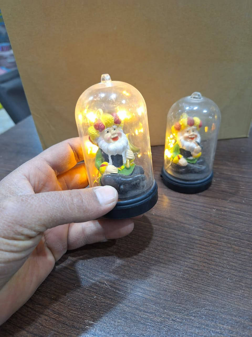 فنوس زجاجة سعر الدرزن صار ب  9000
عنوان حلة شارع  60 بناية مطعم ادم 
واتساب  ***********
تلكرام  https://t.me/MUS2lwBgzjQ5N2My
