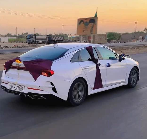 السلام عليكم k5  للبيع – K5 LXS موديل 2023

ضرر السياره حافة قبق الجنطة فقط ،الباقي بدون دواخل وبدون ايرباك وبدون بچم مابيها اي ضرر غير قبق الجنطه الباقي كفاله 

المواصفات::

 . صندوق ذكي يفتح تلقائيًا عند الاقتراب (Smart Trunk)

 . محرك 1.6 تيربو – 4 سلندر قوي واقتصادي

 . كير أوتوماتيك 8 سرعات (أفضل من CVT)

 . نظام دفع أمامي FWD

 

 .  أنوار أمامية LED + DRL (نهارية)

 

 . تشغيل بصمة (Push Button Start)+بصمة ابواب 

 . دخول ذكي بدون مفتاح على جميع الأبواب

 . تشغيل عن بُعد (Remote Start)

 . شاشة وسطية لمس 8 إنش تدعم Apple CarPlay وAndroid Auto

 . كاميرا خلفية عالية الوضوح

 . حساسات كاملة 

 . نظام صوتي بـ6 سماعات عالية النقاء

 . تحكم كامل من المقود (صوت – شاشة – مثبت سرعة)

 . مثبت سرعة (Cruise Control)

 . نظام الثبات الإلكتروني ESC + مانع انزلاق ABS

 . مراقبة ضغط الإطارات TPMS

 . مرايا كهربائية مع إشارات انعطاف

 . وضعيات قيادة (عادي – سمارت -رياضي – اقتصادي)

 . إنارة داخلية 

 . مساحات أوتوماتيكية + حساسات مطر

 . مخارج USB أمامية وخلفية

رقم السياره قادسيه معوقين 

مكان السياره الديوانية رقم التواصل 

***********

صور امريكا بالمنشور ديوانية, القادسية
