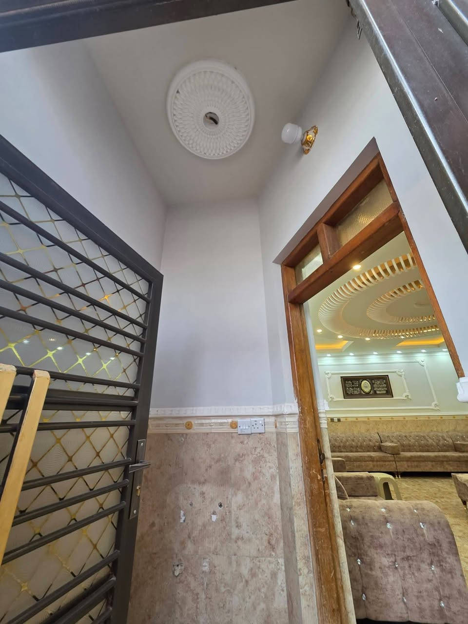 بسم الله 🌷
دار سكنية في تكريت / حي التحرير – قرية البعبيد
مجاورة حولي الزهور
🏠 طابقين
🏠 4 غرف نوم
🏠 استقبال + مطبخ
🏠 مجاميع صحية
🏠 صالتين وسطية
🏠 درج خارجي
🏠 يمكن عزل كل طابق وحده
مناسبة للإيجار أو مراوس عقار (قطع بالديوم أو بيت بالديوم)
التعامل مباشر ويا صاحب الدار
للاستفسار الاتصال على الرقم: ***********
