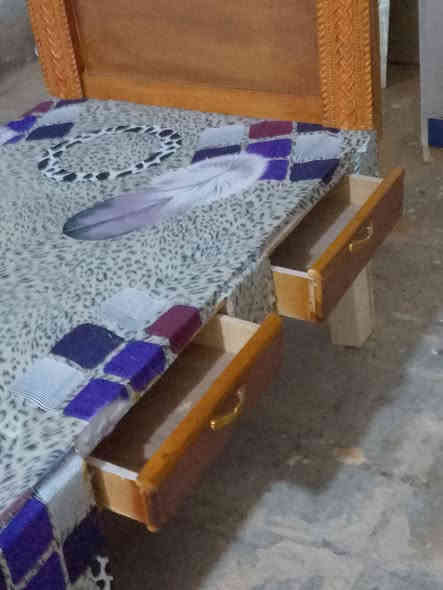 السلام عليكم ورحمة الله وبركاته
للبيع جربايه خشب تفصال خشب تارس. دبل جراره دوشمه+تغليف من  جوانب. ارضيه بلوك 18 ملم 
الشراي يراسلني على الخاص او يتصل 

***********.                      متوفر وات ساب
