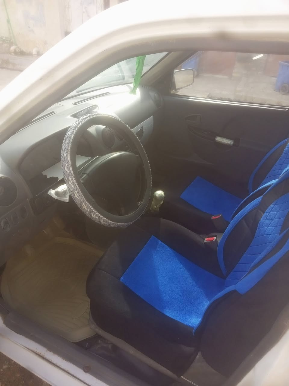 اسلام عليكم من رخصت صاحب الاكروب سياره للبيع سايبا موديل 15 نفخ اريدها 35 اصوليه  تحويل ثاني يوم خصوصي ابيض رقم انكليزي ذي قار الاتصال ***********
