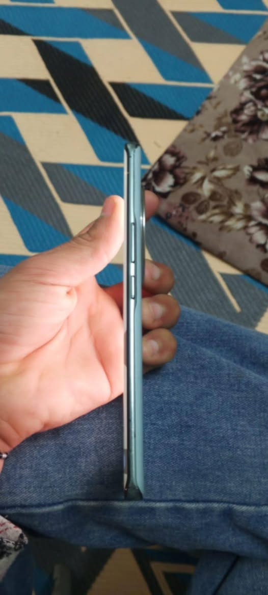 ادمن وافق 🌹 سلام عليكم جهاز هونر x9c شاشه مكسوره مثل مموضح بصوره جهاز شغال سعره 135 الف مكان بغداد اليوسفيه لايوجد توصيل لل استفسار ***********
