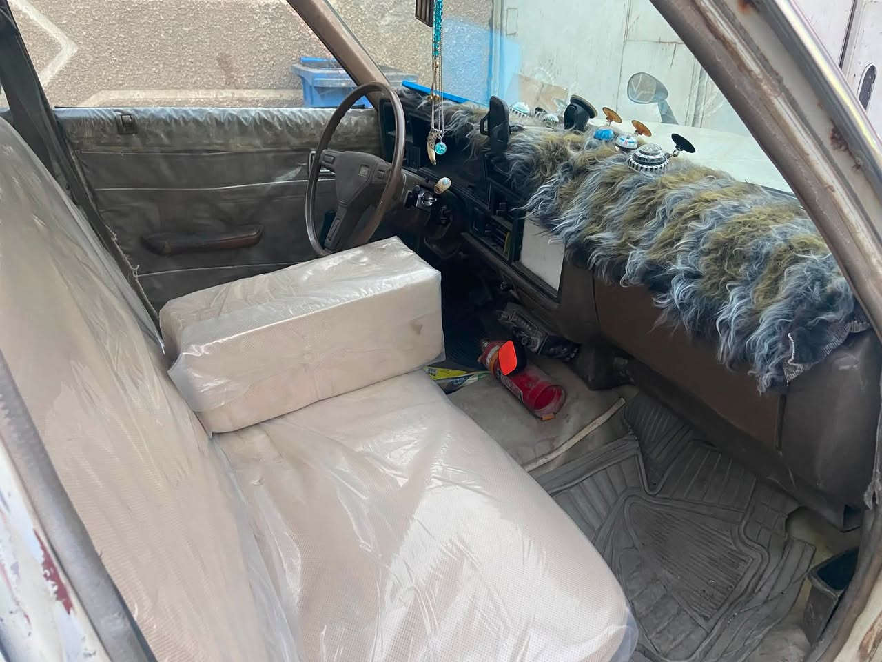 للمراوس فقط
السلام عليكم كراون موديل81 بأسمي محرك وكير خير من الله صبغ بس بيبان وجاملغات الباقي بلاد مراوس حسب القناعه ***********
