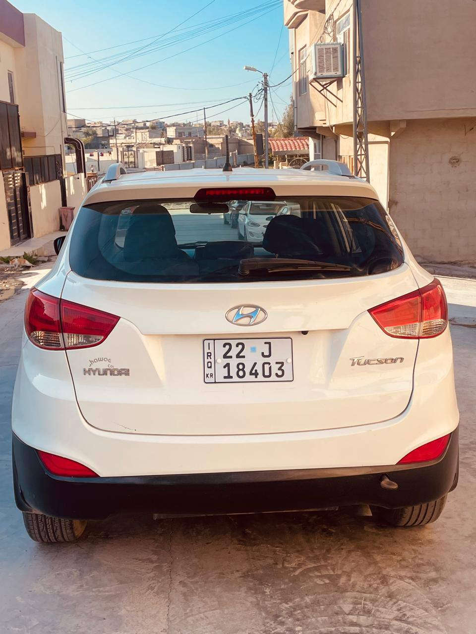 السلام عليكم  توسان 2010  السياره حيل نضيفه بس بيها بارد اربع مكانات صغير   ماكان السياره الموصل   سنويه بسمي  اي استفسار الاتصل على الرقم ***********
