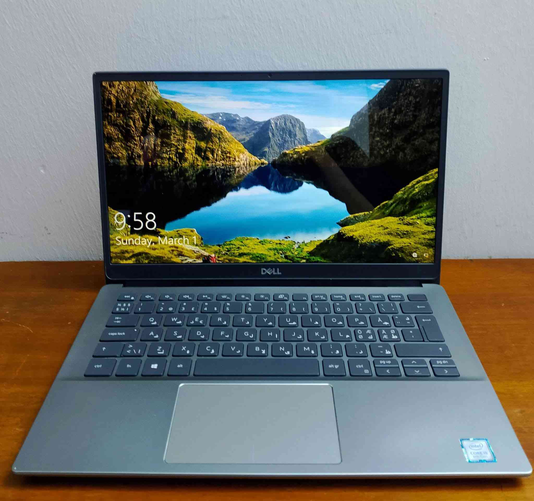 السلام عليكم لابتوب DELL 3301
===========================
المعالج i5 8th 
Ram 16 
SSD 256
شاحن اصلي 
حجم الشاشه 14 
النظافه ٩٩٪
السعر: ٣٠٠ ألف 
===========================
يوجد توصيل جميع المحافظات 
اللاستفسار *********** واتس آب
