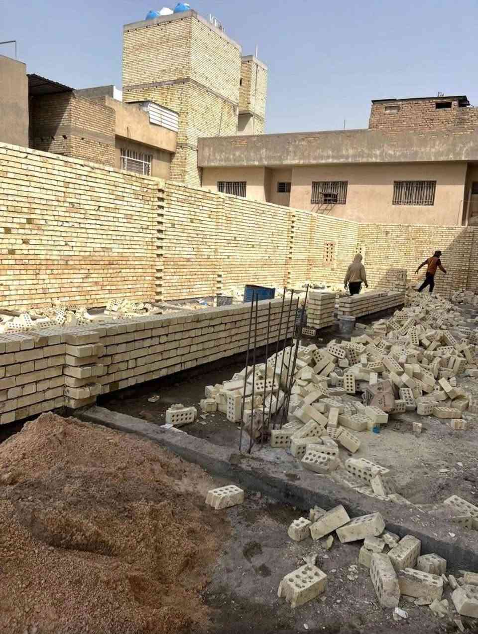 🏗️ مقاولات عامة | تنفيذ متكامل 🏗️
تحلم ببيت على ذوقك؟
نحن نحول حلمك إلى واقع 🤍
🔹 نستلم بيوت هيكل أو قطع أراضي
🔹 نسلّمكم المفاتيح جاهزة بالكامل 🔑
🔹 الدفع دفعات مريحة حسب الاتفاق
🔹 التصميم والبناء حسب الذوق اللي تختارونه
✨ جودة عالية | التزام | دقة بالتنفيذ
راحتكم مسؤوليتنا… وبيوتكم نفخر ببنائها
📞 للاستفسار:حسين ال طرنان الشيباني (***********)
📍 العمل داخل [السماوه والاقضيه والنواحي]
