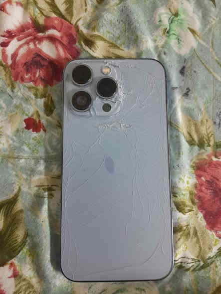 السلام عليكم 13برو للبيع ذاكره 256بطاريه 75قطاره بل شحن جهاز كله بلادي وتر مامفتوح فقط الضهر مفطور مامثر بكلشي ومن حدثته جاني مسج مبدل كأمره ببجي 120فريم للبيع أو مراوس سعر 350وبي مجال قليل مكاني فلوجه رقم ***********
