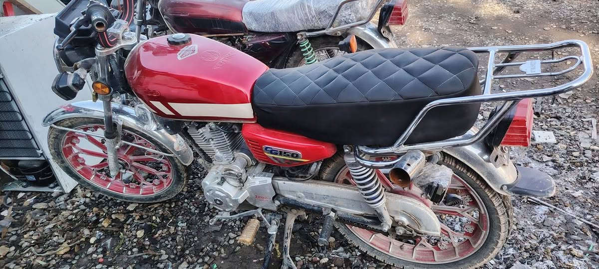 دراجات نارية ثنين  وحده موديل 24 ثانيه 18! ويا أوراق كامل تواصل وتساب *********** حموسعر 900 أربيل, العراق
