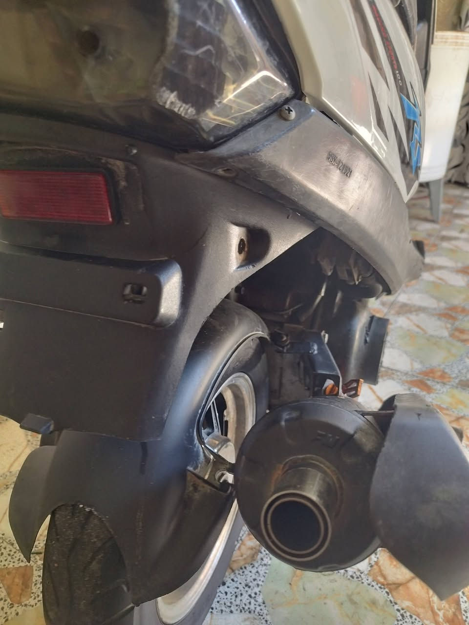 السلام عليكم دراجه ماكس مزوده للاخير تايرات نجمه يدات قطره مال دهن كزوزfmدراجه شلعه ومعدل خير من الله تجي وشوف بعينك فقط نقصه سلف كلوبات يشتغلن بس باتري هابط السعر500 التواصل على الرقم***********
