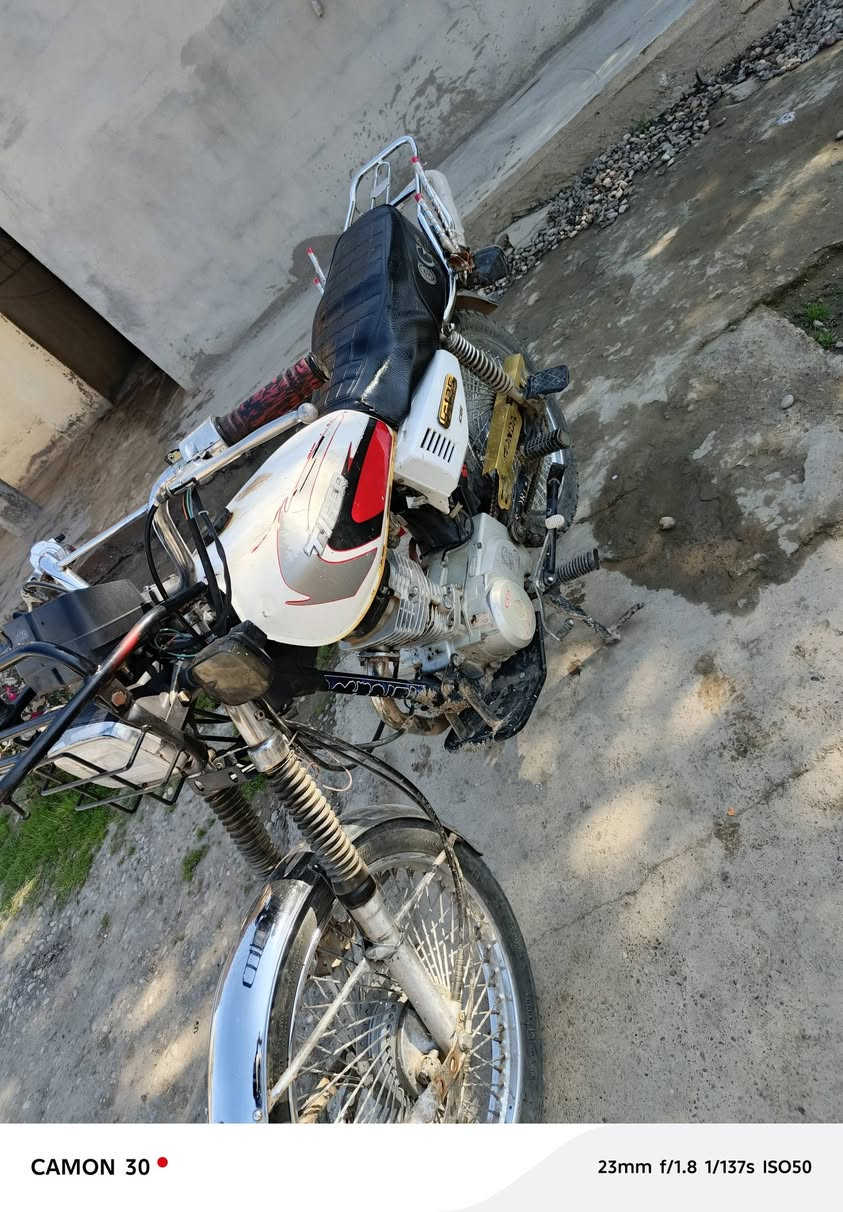 السلام عليكم للبيع تايگر 4 گير موديل 2020
نضيف حيل محركو ناعم حيل امبدل ولفات فقط 
كلو شغال مال جنايه عايزو بس كتف شحن وقراص 
وهذان مايكلفن مابي لا صرف ولا بخار  بس متوازي عل بيعتو
السعر 315 وبي مجال بسيط 
*********** اتصل وتدلل
