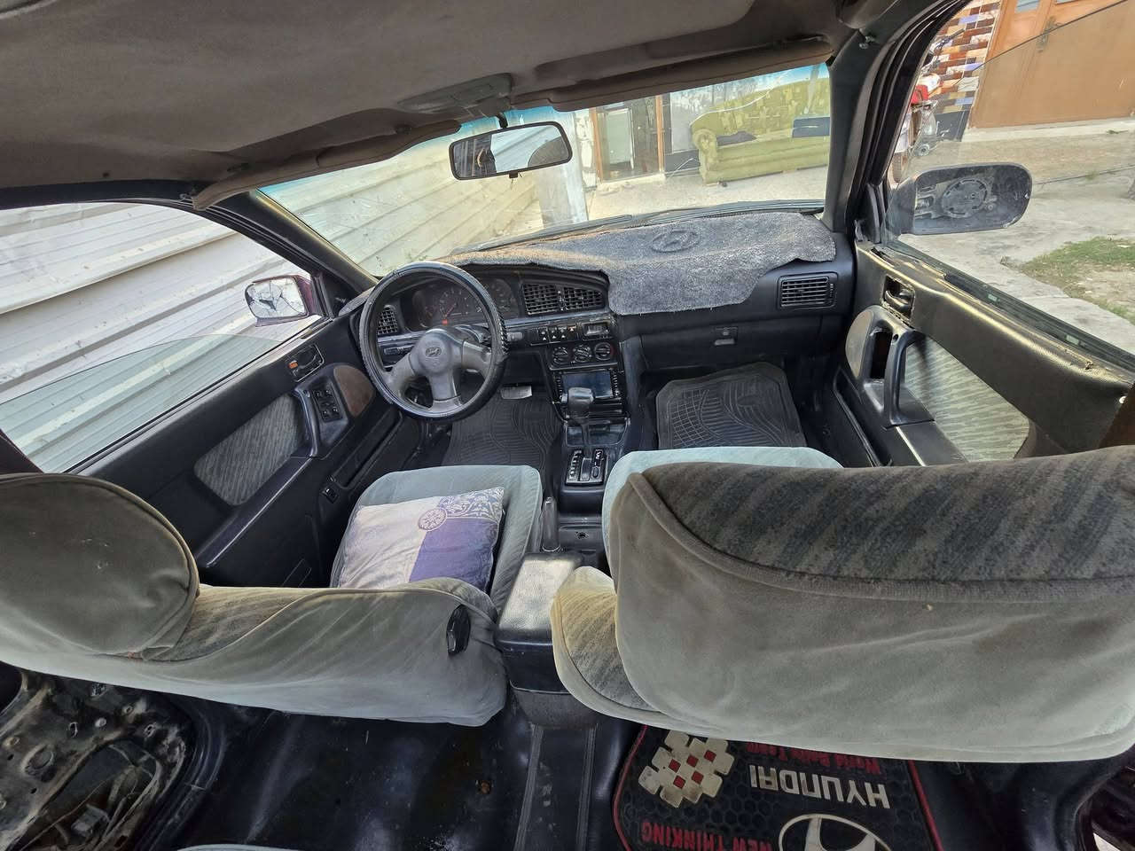 سلام عليكم سياره لانترا دمعه البيع
كير ومكينه مكفول  كير اتوماتيك سعر ٢٥ وبيه مجال ***********
