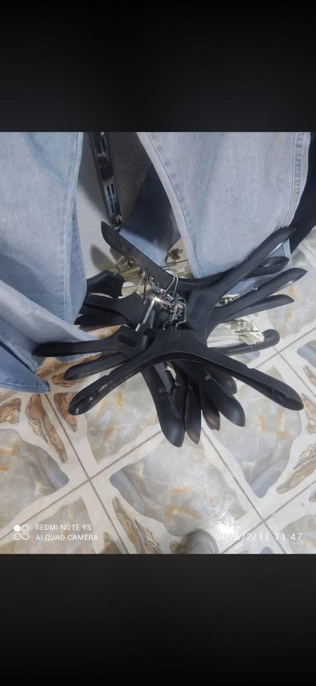 متوفر تعاليك 500 قطعه نضيفات جدا
السعر 3 قطع بالف للاستفسار ***********
