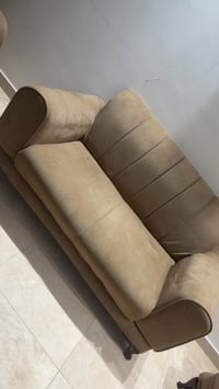 بصرة ياسين خريبط • كنب • للبيع