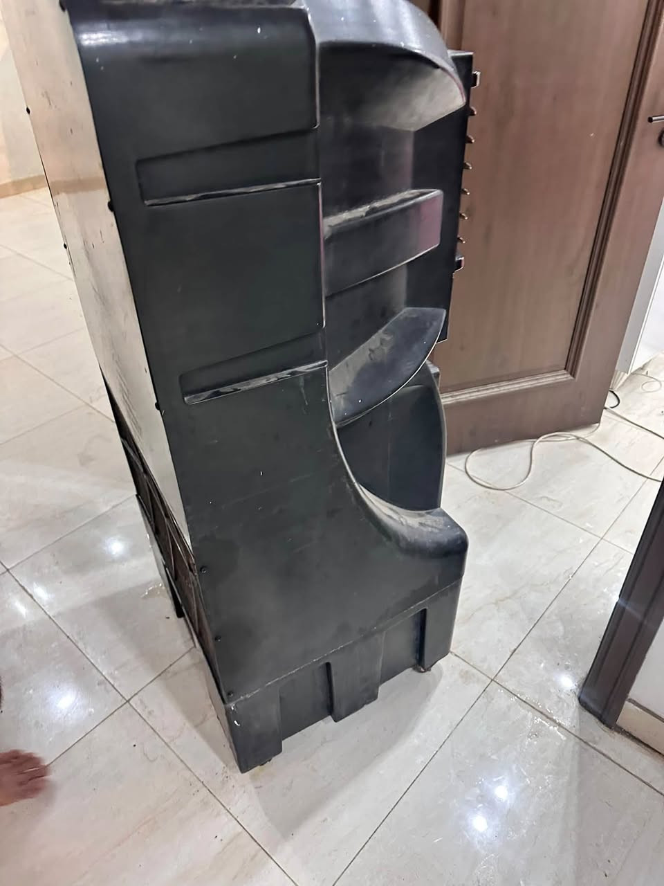 مبرده كونفيره شغاله كلشي ما بيها بس شويه تراب هواها كلش بارد والله تجي على فحص تفحصيها و تاخذها ب250و و بيها مجال مكاني المنصور حي المتنبي 
اتصال***********
واتساب***********.
