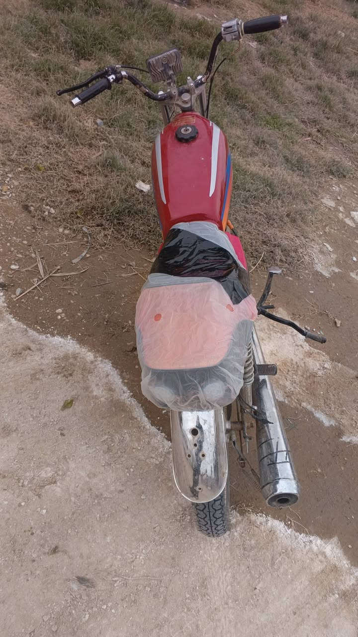 ارشه للبيع كفاله عامه محرك خير من الله نكره هندر واحد  غراض كله جديده وياله تايرات كابريته شرط ماتخسر عليه لو ربع. سعر 225 وبيه مجال
كلك كلك مكفوله سرقه 
شراي تشلع عيوني لاتنطي سعر من يمك سوك بيه شكال مكاني صدر الدغاره 
 
*********** وبيه واتساب
