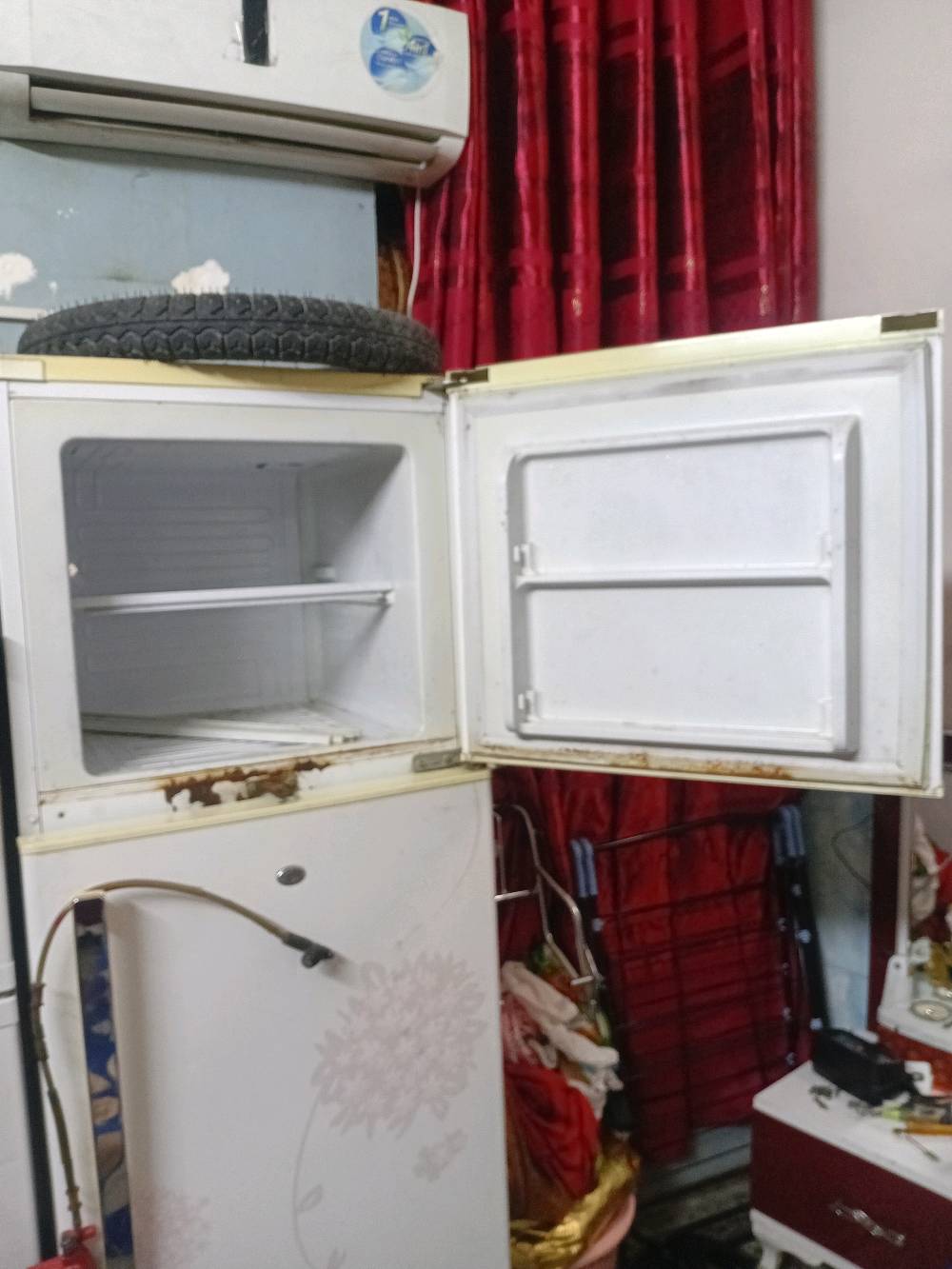 بغداد اعظمية شارع سهام المتولي بيهه زنجار من صفحه وبين البابين مثل مموضحهه بلصوره