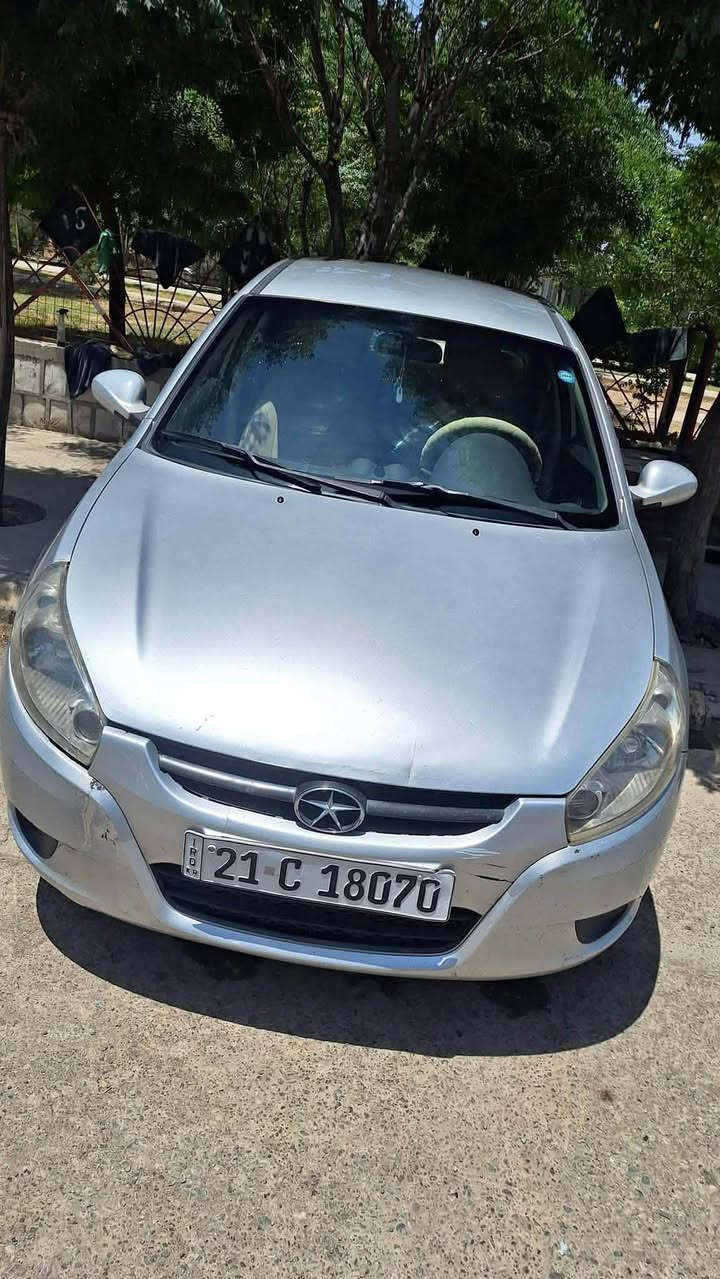 جاک 2012 بۆیاغی نیە
ڕەقەمی تازەیە بەس سەنەویی  بەسەر چوە 

گێڕوو مەکینەی بیلادی بەشەرت گێڕ عادیە 

تەبریدی ساردوو گەرم بەشەرت 

سەیارەکە زۆر خاوێنە  ماڵیی دۆستە 
دو پەڵەی زۆر بچوكی بۆیخە شایەنی باس نیە دەعمی نیە سعر ٤٦و مەجالێكی كەم
***********
*********** السليمانية, العراق
