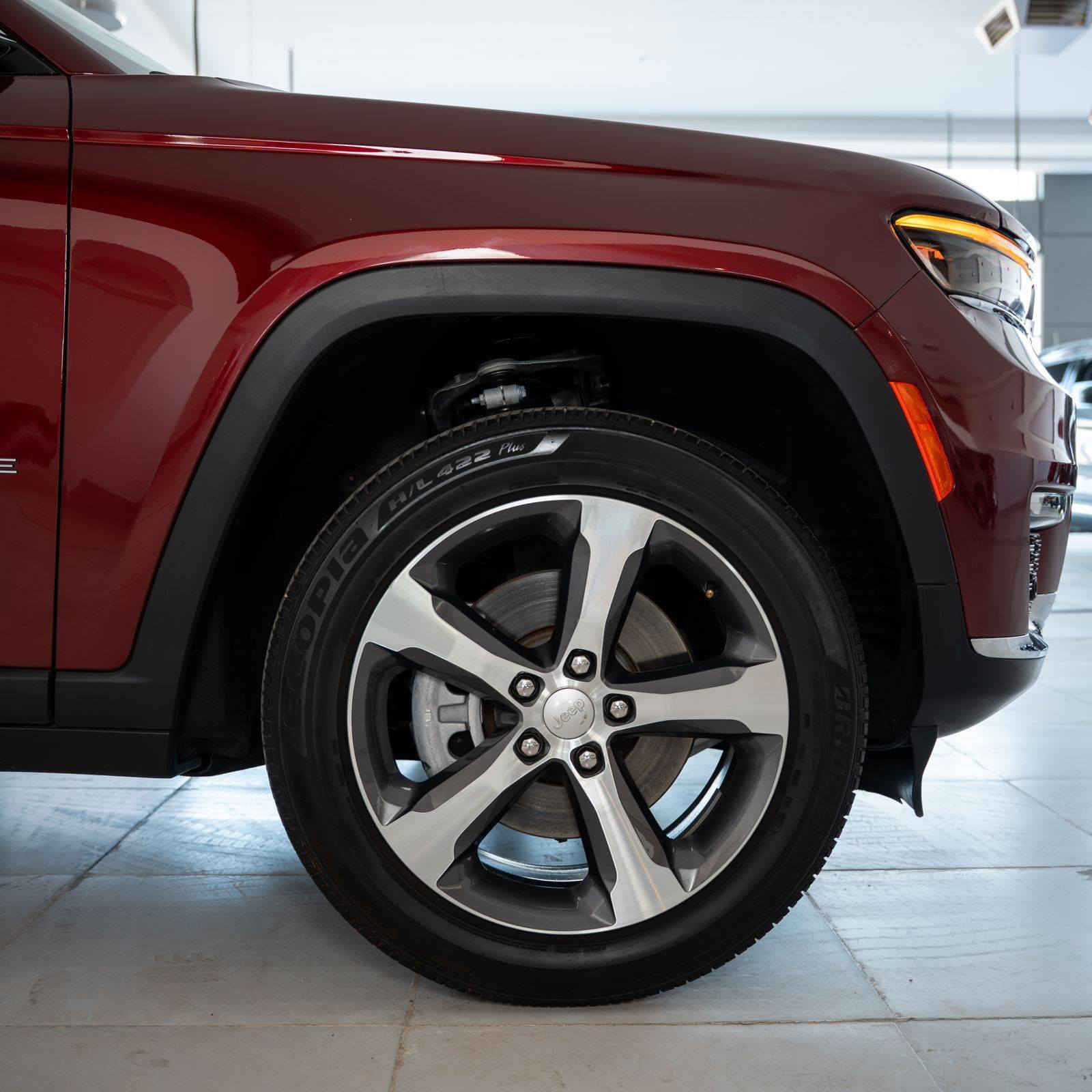 جيب كراند جيروكي 2023 مواصفات Limited محرك 6 سلندر 7 راكب ماشية 25 الف كم بيها قطعتين صبغ

🟪 السعر  :: الطلب في التعليقات ويوصلك مباشرة ✍️ 📩                                           فقط على الصفحة مو على كروب🌐

مواصفات السيارة
محرك 3.6 لتر V6
قير اوتوماتيك 8 سرعات
دفع رباعي
مقاعد جلد
كراسي امامية كهرباء مع ذاكرة
تشغيل بصمة
شاشة وسطية
ابل كاربلاي اندرويد اوتو
كاميرا خلفية
حساسات امام خلف
رادار النقطة العمياء
رادار الخروج عن المسار
تثبيت سرعة
تكييف امامي وخلفي
جنوط المنيوم
انوار LED
سنسرات ضغط تايرات

رقم صاحب السيارة
***********
