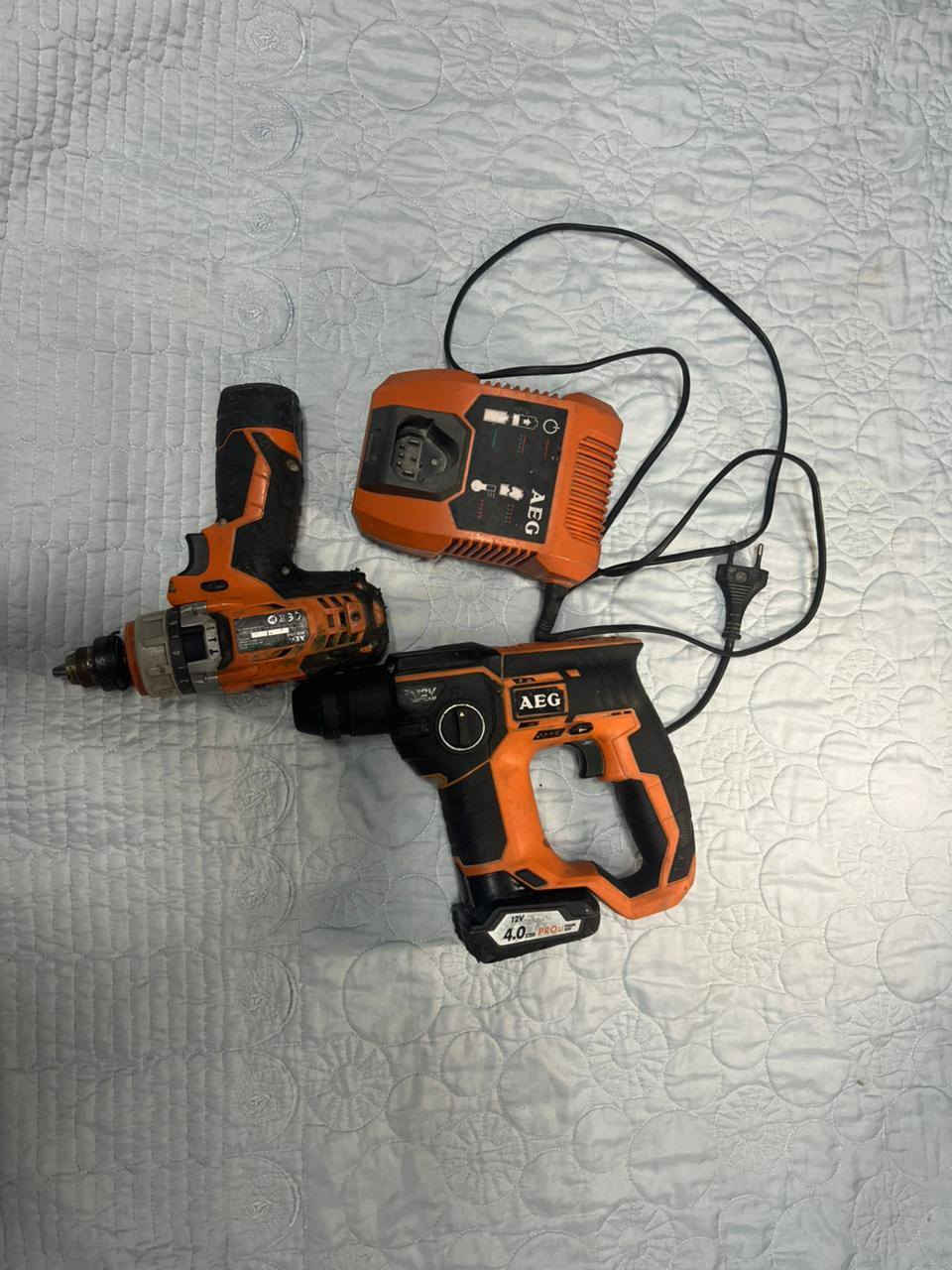 دريلات شغاله
ديولت
AEGالماني
اسعار مناسبه
***********
