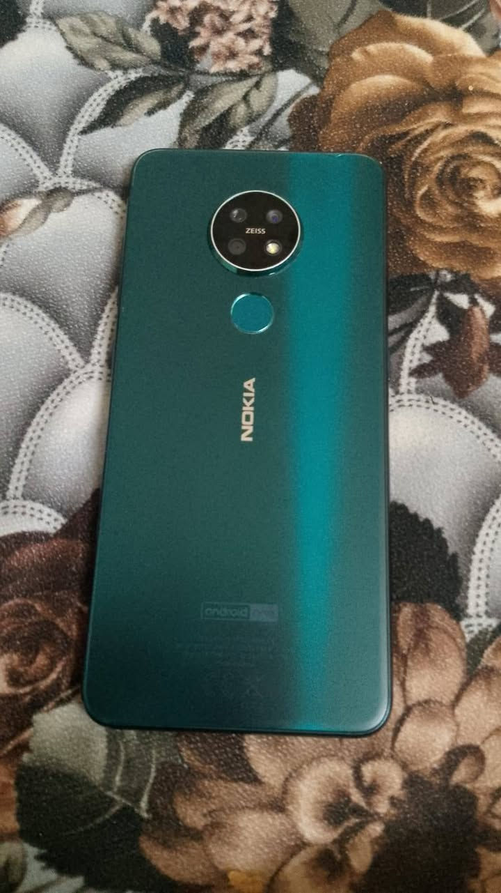 الجهاز نوكيا جهاز نظيف 90% ذاكره 64 هذا رقمي *********** قول عنده معارضه عارضه
