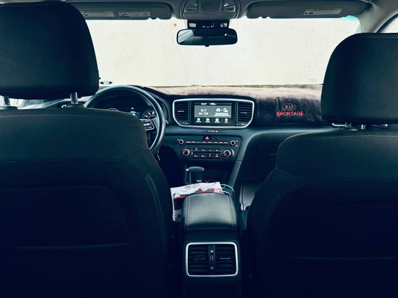 السلام عليكم
سعر 193 وبي مجال متواجد عل واتساب 
***********

 سبورتج 2021 رقم سليمانية  تحويل او وكالة مضمونة باسمي وارد امريكي صور الحادث مرفقة مع الصور بدون ايرباك كله سليم 

مواصفات : محرك 2400 / شاشة / رادار تعديل مسار / رادار اوتو بريك / كامرة دوارة / لايت LED / قطعتين تبريد / مانع انزلاق / مود درايف / تحكم ستيرن / كروس سرعة / شاشة اعطال / بلوتوث / اواكس /
