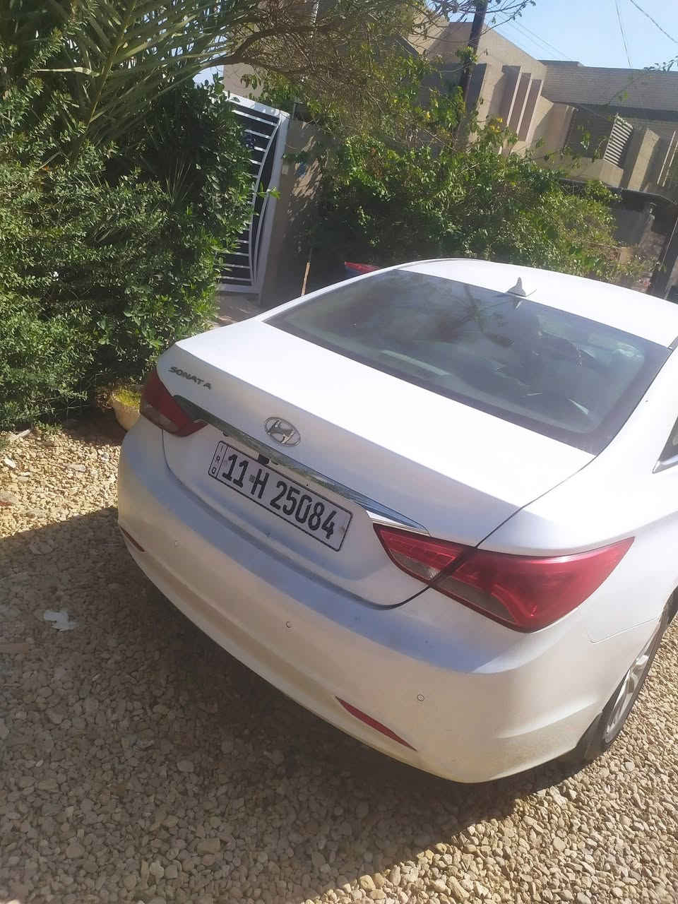 سوناتا13امريكيه  محرك2400 رقم بغداد انكليزي حادثها خلفي طفيف كما مبين بالسونار المرفقجاهزه مجهزه مال جناي. تخم تاير  وباتري  ودوشمه  وكير ومحرك  بحاله ممتازه جدا. *********** السياره في بابل .
