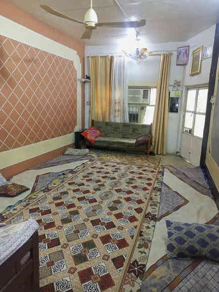 دار للبيع الموقع التحرير شارع اربعين قرب اسواق توت ماركت داخل الفرع .
#طابو_ملك_صرف

(#بناء_تسعينات_قاطين)

#مساحه_الدار١٥٠_الواجهة_٧ونص_نزال٢٠

يتكون الدار من كراج وصحيات خارجية وهول واستقبال ومطبخ  وصالة بسيطة #غرف عدد٢ في القاط الاول 

#القاط الثاني يتكون من غرف عدد٢ 

(#السعر_١٥٥) وبي مجال 

#رقم_الهاتف/***********
