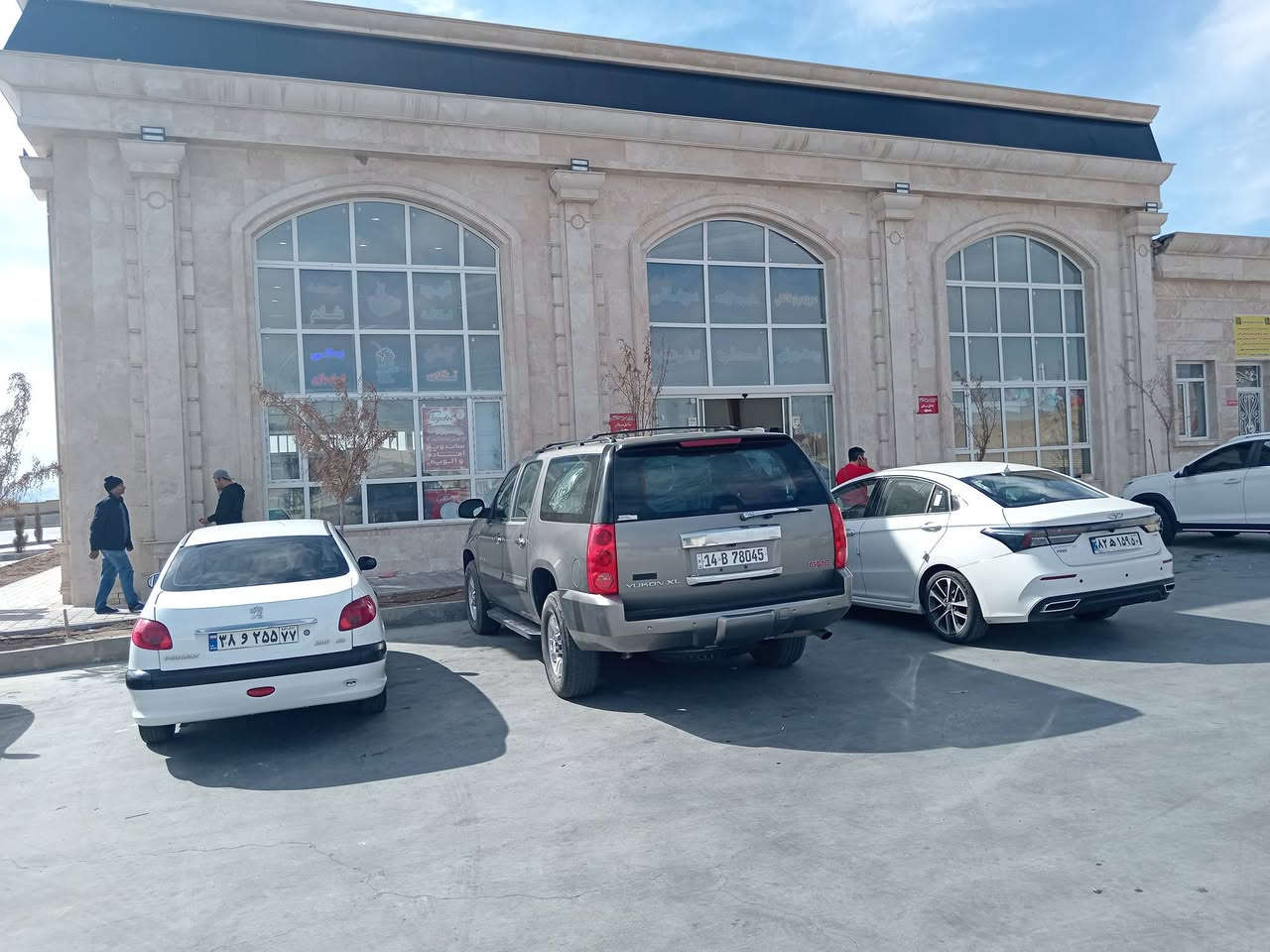 يوكن نظيف حيل كفاله عامه للبيع بسمي *********** ماشيه ١٦٠ الف بس دعاميه مصبوغه الاماميه البصره قظاء المدينه *********** سعره ٢٢٥ وبيه مجال قليل
